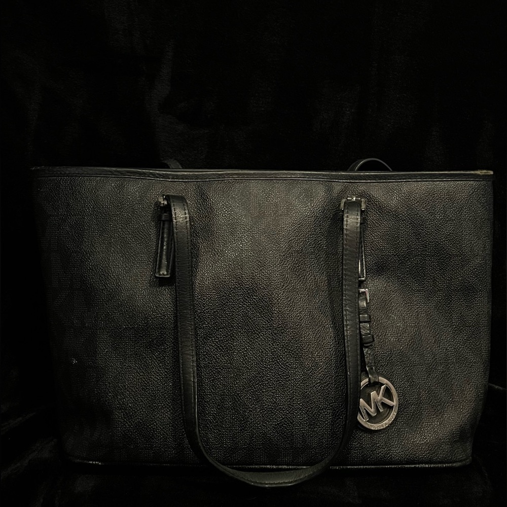 Michael Kors Jet Set Tote Bag